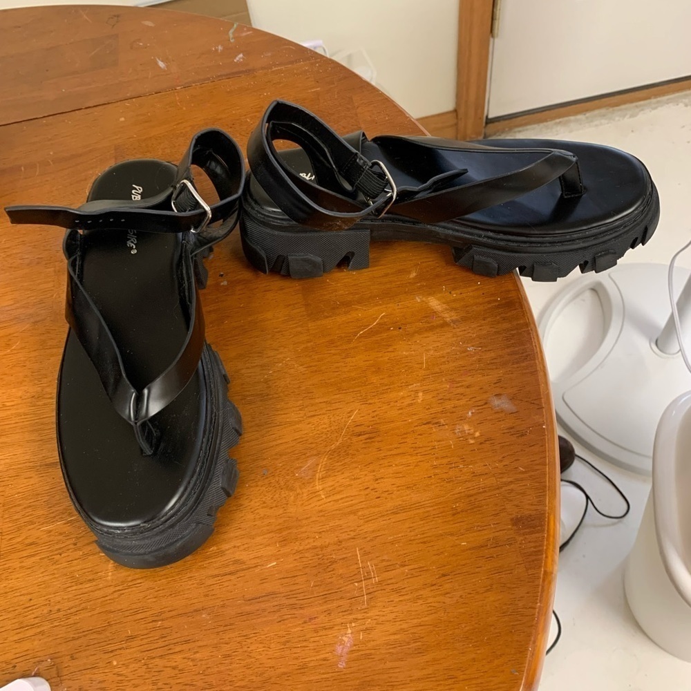 Black Chunky Platform Thong Sandals - Unbranded